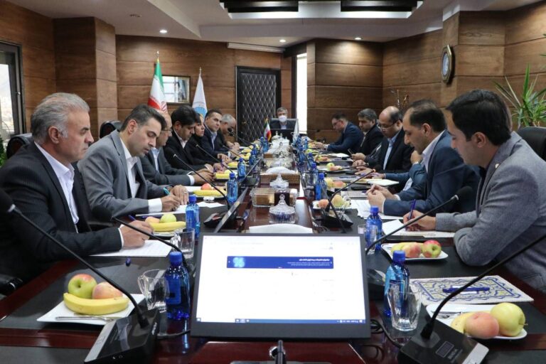 علی جباری در نشست با هیئت‌مدیره کانون سراسری نمایندگان مطرح کرد؛
