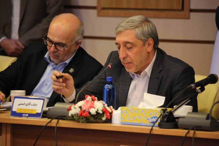 📌معاون وزیر صمت با تقدیر از عملکرد مالی و عملیاتی بیمه ایران مطرح کرد؛