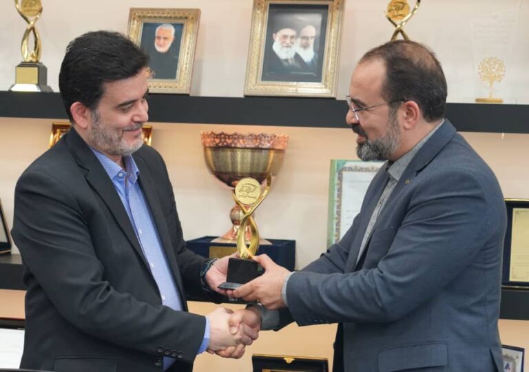 📌مدیرعامل بیمه کوثر از عملکرد کارگزاری بیمه نماد غدیر در نیمه نخست سال ۱۴۰۴ تقدیر کرد