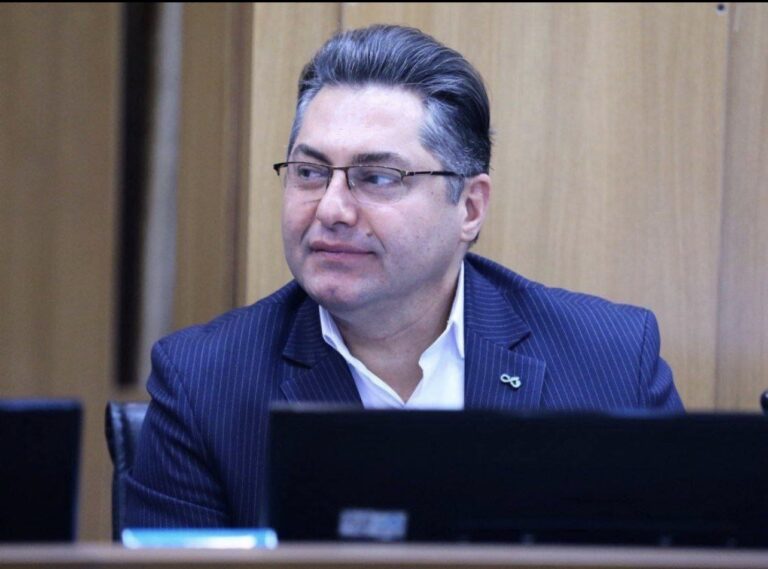 مدیریت منابع انسانی شرکت های بیمه گر در دوره تعدیل، عدم قطعیت و پساجنگ